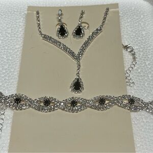 Dazzling Silver and Black Necklace Set
